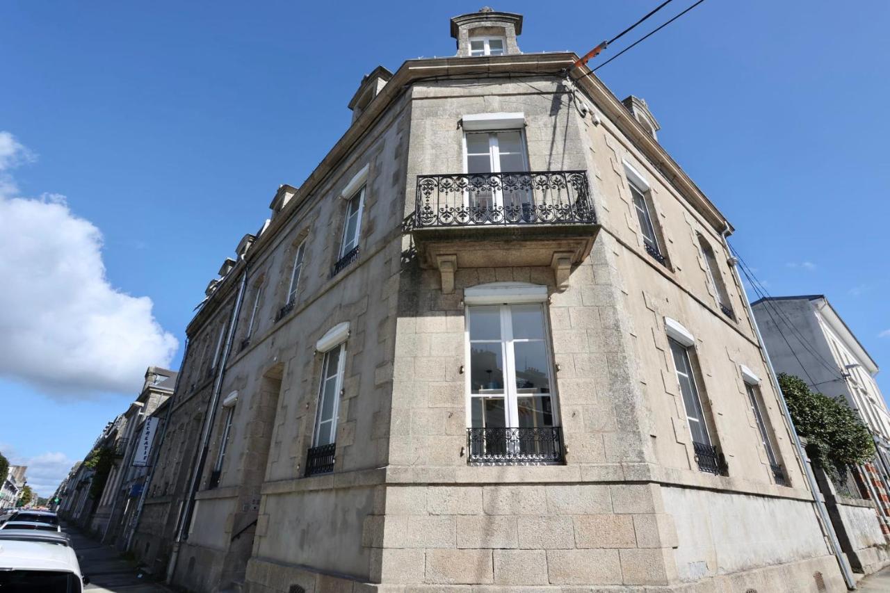 Napoleon Gare N2 Studio Lumineux Bylocly Pontivy Exterior photo